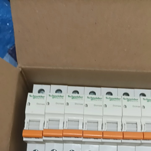 MCB SCHNEIDER DOMAE ORANGE C2 C4 MCB LISTRIK MINI CIRCUIT BREAKER TUAS OREN