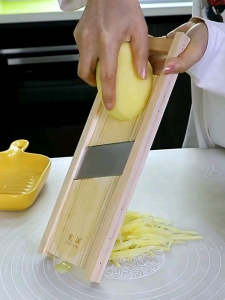 (สินค้ามีพร้อมส่ง)มีดสไสด์เส้น ที่ขูดมะละกอ  มีดสไลต์เส้น เส้นสวย ใบมีดคม สไลต์ง่าย ที่ไสกล้วย มัน ฟักทอง เผือก