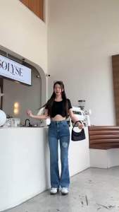 กางเกงยีนส์ขาม้า แต่งขาดข้างซ้าย งานป้าย punny jeans