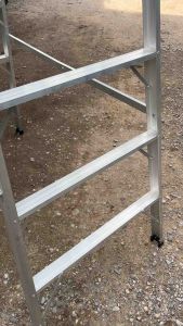 บันไดสองข้างยี่ห้อนิวคอนความสูงอยู่ที่ 356 เซนติเมตรน้ำหนัก 9.9 กิโลกรัมรับน้ำหนักได้ 120 กิโลกรัมความหนาของอะลูมิเนียมอยู่ที่ 1.5 มิลลิเมตร