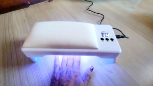 เครื่องอบเล็บเจล