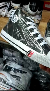 SEPATU SEKOLAH N.B BOT HITAM PUTIH SOL KUNING