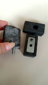 Karet Stoper Bak Bantalan pintu Bak Belakang Mitsubishi L-300 T-120 ss & Gran max ORI