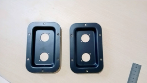PLAT SPIKON SPEAKON TERMINAL SPEAKER BESI BESAR 2 LUBANG LOKAL
