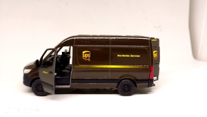 diecast mobil Mercedes Benz sprinter ups kinsmart