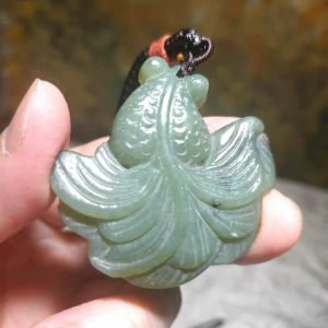 Nephrite greenish Goldfish Jade pendant (with certificate) 和田玉青绿金鱼吊坠(带证书)