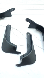 KARET LUMPUR MUDGUARD AGYA AYLA 2014-2022 BEST SELLER TERMURAH KOMPLIT BAUT