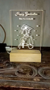 Kado Akrilik Custom Sketsa - Kado Wisuda Lampu Hias