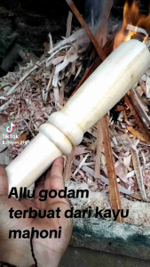 Alu lumpang/ alat Penumbuk/ kayu bubut/ Lesung/ lulumpang
