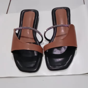 Sandal teplek wanita Simple