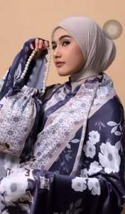 Syarifah Mukena Bahan Silk Premium Mewah Dengan Tas Aksen Mutiara Prayer Set Berkualitas Tudung Sholat Wanita 4 Warna Real Pict 100% Original Ready Stock Perlengkapan Solat Lebaran Perempuan