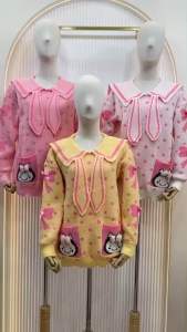 เสื้อไหมพรมแขนยาวคอปกหูกระต่ายผ้าหนา มีกระเป๋าหน้า