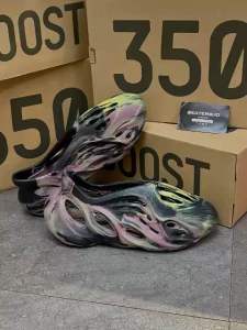 CHÍNH HÃNG - GIÀY YEEZY FOAM RUNNER ‘MX CARBON’ (IG9562)