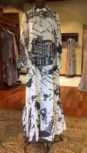 Carolla Dress by Dian Pelangi LIMITED EDITION Busana Muslim Baju Maxi Gamis Abaya Kaftan Gaun Outfit Busui Casual Formal Pesta Pernikahan Kondangan Wanita Hijaber Cantik Anggun Modis Elegan Modern Mewah Model Korea Terbaru Motif Abstrak Kekinian