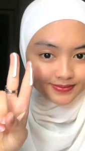 CNI Nutrimoist Face Sunscreen SPF 45 PA +++: Sunscreen Ringan & Tidak Lengket