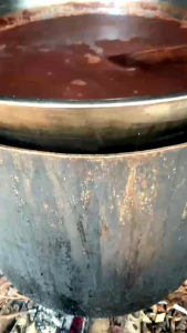 cao hà thủ ô đỏ nhà nấucao hà thủ ô đỏ rừng Lai Châu nấu kết hợp cùng các vị dược liệu rừng quý hiếmcao hà thủ ô đen tóc đỏ da bổ máucao hà thủ ô nguyên chất nhà nấu