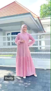 Gamis Brokat Desain Klasik & Tille Dott: Pilihan Terbaik untuk Acara Formal