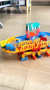 KIDZOONAA - TOY STUDIO RAILWAY SET SWEET TRAIN (8227) - MAINAN KERETA API UNTUK ANAK