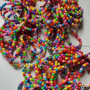 12 Pcs gelang mote warna huruf