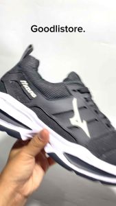 Sepatu Sneakers olahraga pria mizuno