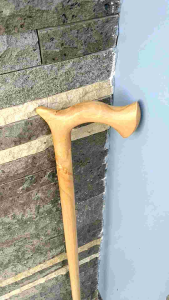 Tongkat jalan kayu Cendana wangi model cula C245