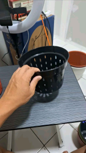 GROSIR 1/2 LUSIN POT lubang Banyak ukuran 20 / Pot Pori 20 / Pot Dendro / Pot Tanaman / Pot Bunga / Pot Plastik / Pot Kembang