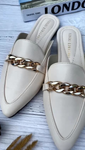 Bustong Wanita Flat Yongki Komaladi Rantai: Aksesoris Wanita yang Berkualitas