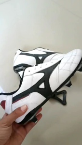 sepatu bola kulit sapi Mizuno putih pull besi super best seller