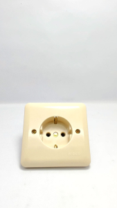 Stop Kontak BROCO New Gee Cream INBOW 5511U/Saklar Stop Kontak IB Stop Kontak Tanam broco cream 5511