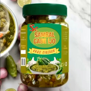 SAMBAL CABE IJO yang dibuat dari cabai hijau pilihan bawang dan bumbu rempah tradisional. Diolah secara homemade tanpa bahan pengawet sehingga rasa alami dan segarnya tetap terjaga.