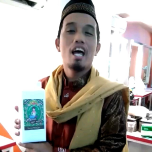 Mamah Super Laundry Mama Super Laundry Pelicin Pewangi Pelembut Pakaian-PUTIH