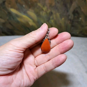 Premium Waxi Nan Hong pendant [Natural Crystal] 优质瓦西南红吊坠