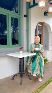 Desain Gamis Elegan: Gamis Pesta Muslim & Gamis Mawar Thalita