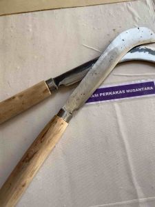 Caluk babad ranting pohon arit babad baja per