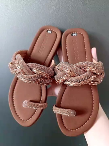 Dép Lê Mũi Tròn Xỏ Ngón Dây Đá Thắt Bện 6 Dây Đế Chống Trơn Trượt Chất liệu Da Bóng Kính Vải Cao Cấp