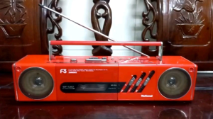 Cassette National RX-F3 màu đỏ đẹp rực rỡ zin nguyên bản.