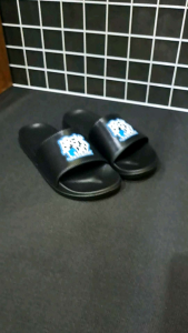 Sendal Slip On Pria: Desain Nyaman & Cocok Untuk Musim Panas