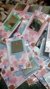 50pcs SOUVENIR CERMIN GAGANG KOTAK WARNA SOFT ALAS SHABY