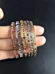 ReadyStock🔥Women Titanium Steel Bangle 18K Gold Bracelet Jewelry Gelang Tangan Perempuan Emas T38