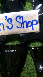 ชุดสี125Rหน้าแหลมเบ้ากุญแจกลมสีดำท้ายบอร์นชิ้นงานสนิทเปลือกงานABS มี12ชิ้น