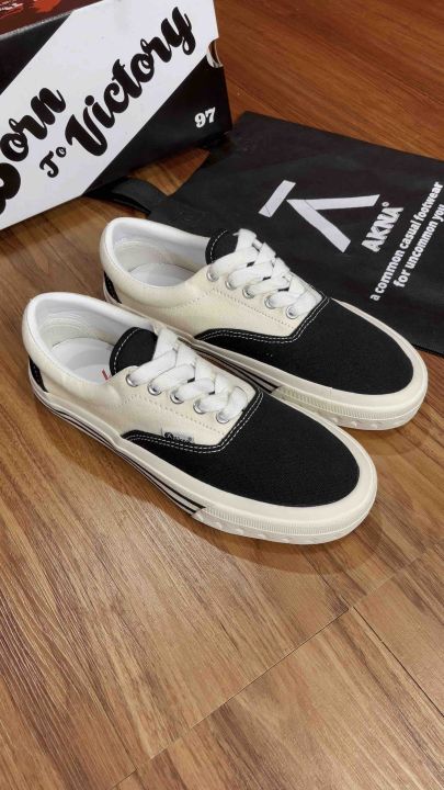 SEPATU AKNA MAHARANI Aerostreet 36-45 Comfy Putih Sepatu Slip On