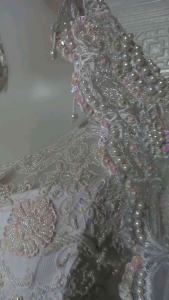 Set Kebaya Akad Nikah: Keindahan Tradisional dalam Pernikahan\\n\\nKebaya tradisional wanita merupakan pakaian adat Indonesia yang telah menjadi simbol kecantikan dan keanggunan bagi para wanita. Salah satu bentuk kebaya yang populer adalah kebaya tunik akad nikah, yang sering dipakai oleh pengantin wanita saat menikah. Artikel ini akan membahas tentang kebaya tunik akad nikah, perbedaannya dengan kebaya biasa, serta tips memilih kebaya payet putih yang tepat.\\n\\n Apa Itu Kebaya Tradisional Wanita?\\n\\nKebaya tradisional wanita adalah pakaian adat Indonesia yang terdiri dari atasan berkerah V atau bulat dan celana panjang atau rok. Kebaya dapat dipakai untuk berbagai acara, mulai dari acara sehari-hari hingga acara formal seperti pernikahan.\\n\\n Mengenal Kebaya Tunik Akad Nikah\\n\\nKebaya tunik akad nikah adalah jenis kebaya yang dirancang khusus untuk pengantin wanita pada saat acara akad nikah. Biasanya, kebaya ini memiliki desain yang lebih mewah dan elegan dibandingkan kebaya biasa, dengan tambahan payet atau hiasan lainnya. Selain itu, kebaya tunik akad nikah juga sering disertai dengan set kebaya akad nikah yang meliputi atasan, bawahan, dan aksesori tambahan seperti kerudung atau selendang.\\n\\n Perbedaan Antara Kebaya & Set Kebaya Akad Nikah\\n\\nPerbedaan utama antara kebaya biasa dan set kebaya akad nikah terletak pada desain dan fungsinya. Kebaya biasa dapat dipakai untuk berbagai acara, sementara set kebaya akad nikah dirancang khusus untuk pengantin wanita pada saat acara akad nikah. Selain itu, set kebaya akad nikah biasanya memiliki desain yang lebih mewah dan elegan dibandingkan kebaya biasa.\\n\\n Tips Memilih Kebaya Payet Putih yang Tepat\\n\\nMemilih kebaya payet putih yang tepat untuk acara akad nikah dapat menjadi tantangan tersendiri bagi pengantin wanita. Berikut ini adalah beberapa tips yang dapat membantu Anda memilih kebaya payet putih yang tepat:\\n\\n Kualitas Bahan dan Desain\\n\\nPertama, perhatikan kualitas bahan dan desain kebaya payet putih yang Anda pilih. Pastikan bahwa bahan yang digunakan adalah bahan berkualitas tinggi dan tidak mudah robek atau luntur. Selain itu, pilihlah desain kebaya yang sesuai dengan bentuk tubuh Anda dan membuat Anda merasa nyaman.\\n\\n Ukuran & Model Kebaya Tunik Akad Nikah\\n\\nKedua, perhatikan ukuran dan model kebaya tunik akad nikah yang Anda pilih. Pastikan bahwa ukuran kebaya sesuai dengan tubuh Anda dan tidak terlalu ketat atau longgar. Selain itu, pilihlah model kebaya yang sesuai dengan selera dan gaya Anda.\\n\\n Mengenakan Kebaya untuk Acara Penting\\n\\nSetelah memilih kebaya payet putih yang tepat, langkah selanjutnya adalah mengenakannya untuk acara penting seperti akad nikah. Berikut ini adalah beberapa tips yang dapat membantu Anda mengenakan kebaya dengan benar:\\n\\n Menyesuaikan Kebaya dengan Aksesoris\\n\\nPertama, pastikan bahwa kebaya payet putih yang Anda pilih sesuai dengan aksesoris yang akan Anda kenakan. Jangan lupa untuk memilih aksesoris yang sesuai dengan tema dan warna kebaya Anda.\\n\\n Panduan Gaya Rambut & Makeup untuk Kebaya\\n\\nKedua, pilihlah gaya rambut dan makeup yang sesuai dengan kebaya payet putih yang Anda pilih. Jangan lupa untuk mempertimbangkan waktu dan tempat acara serta suasana hati Anda saat memilih gaya rambut dan makeup.\\n\\nDengan mengikuti tips di atas, Anda dapat memilih dan mengenakan kebaya payet putih yang tepat untuk acara akad nikah Anda. Ingatlah bahwa kebaya adalah simbol kecantikan dan keanggunan, jadi pilihlah kebaya yang membuat Anda merasa nyaman dan percaya diri.\n}