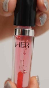 Her Plumping Lip Essence Oil (เฮอร์ พลัมปิ้ง ลิป เอสเซนส์ ออยล์)