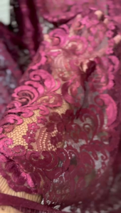 Kain Brukat & Semi Francis Metallic Swarovsky: Desain Eksklusif