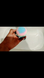 Bath Bombs 150g with Pure Essential Oils for Body Care and Comfort Hydrating Scented Bath Bombs 2.7inch or 5oz