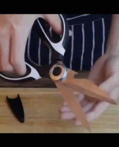 CZ168ถูกทีสุด กรรไกร กรรไกรทำครัว กรรไกรตัดอาหาร กรรไกรมีฝาครอบ ใบมีดทำจากวัสดุสแตนเลส เกรด 304 ทนทาน ไม่เป็นสนิม