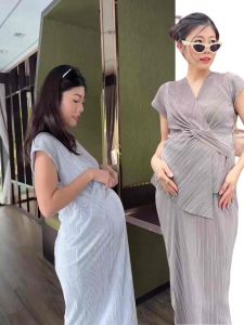 เซตพลีทเสื้อกระโปรงคลุมท้อง 2IN1 Minirin M53 Cross pleat skirt set สำหรับนม 2IN1 ราคาล่าสุด