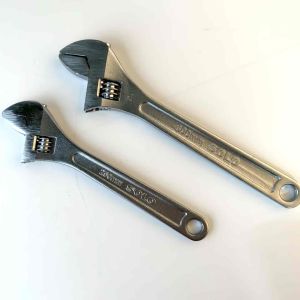 SOLO Wrench ประแจเลื่อน 624 ชุบโครเมีียม ปะแจ ปะแจเลื่อน Wrench คลายน็อต ขัน คลาย คลายหัวสกรู กระบวนการปาแจ อุปราหยุด 100 ซอมเพื่อน ถูกซื้อจาก ALUWARE