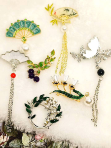 69Sk🇲🇾Elegant Chinese Style Fan Brooch with Butterfly Flower Leaf & Tassel Kerongsang for Cheongsam