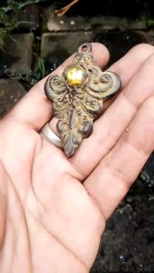 Liontin perunggu kuno jatayu batu yellow safir